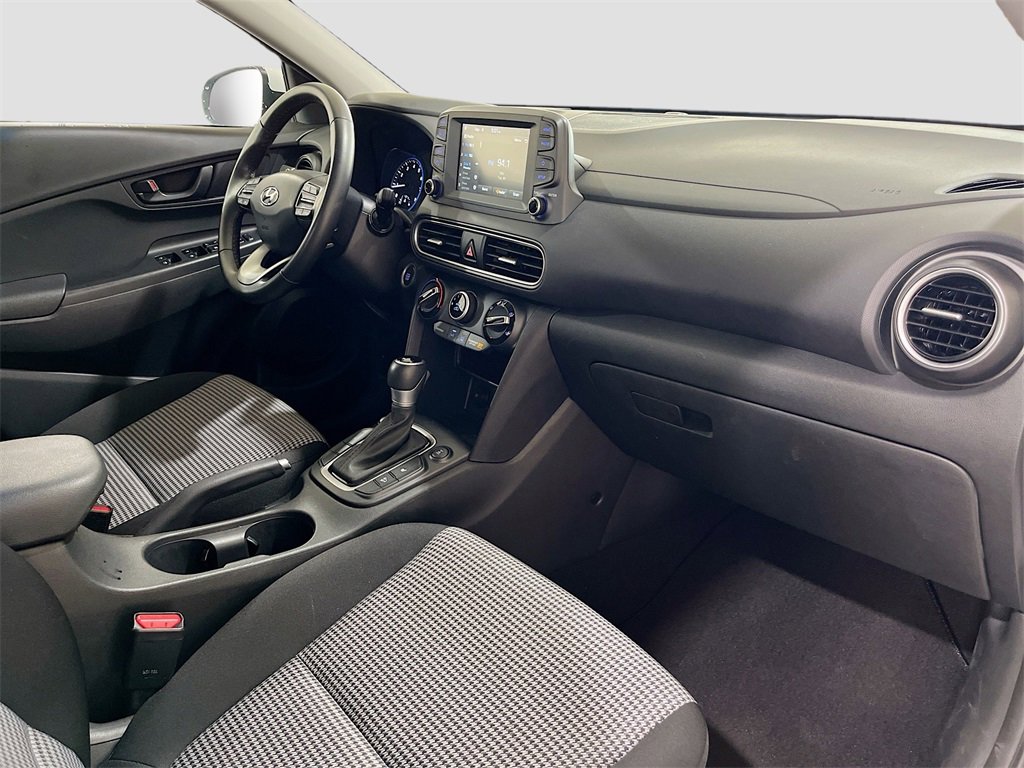 Used 2021 Hyundai Kona SEL Plus w/ Cargo Package image 28