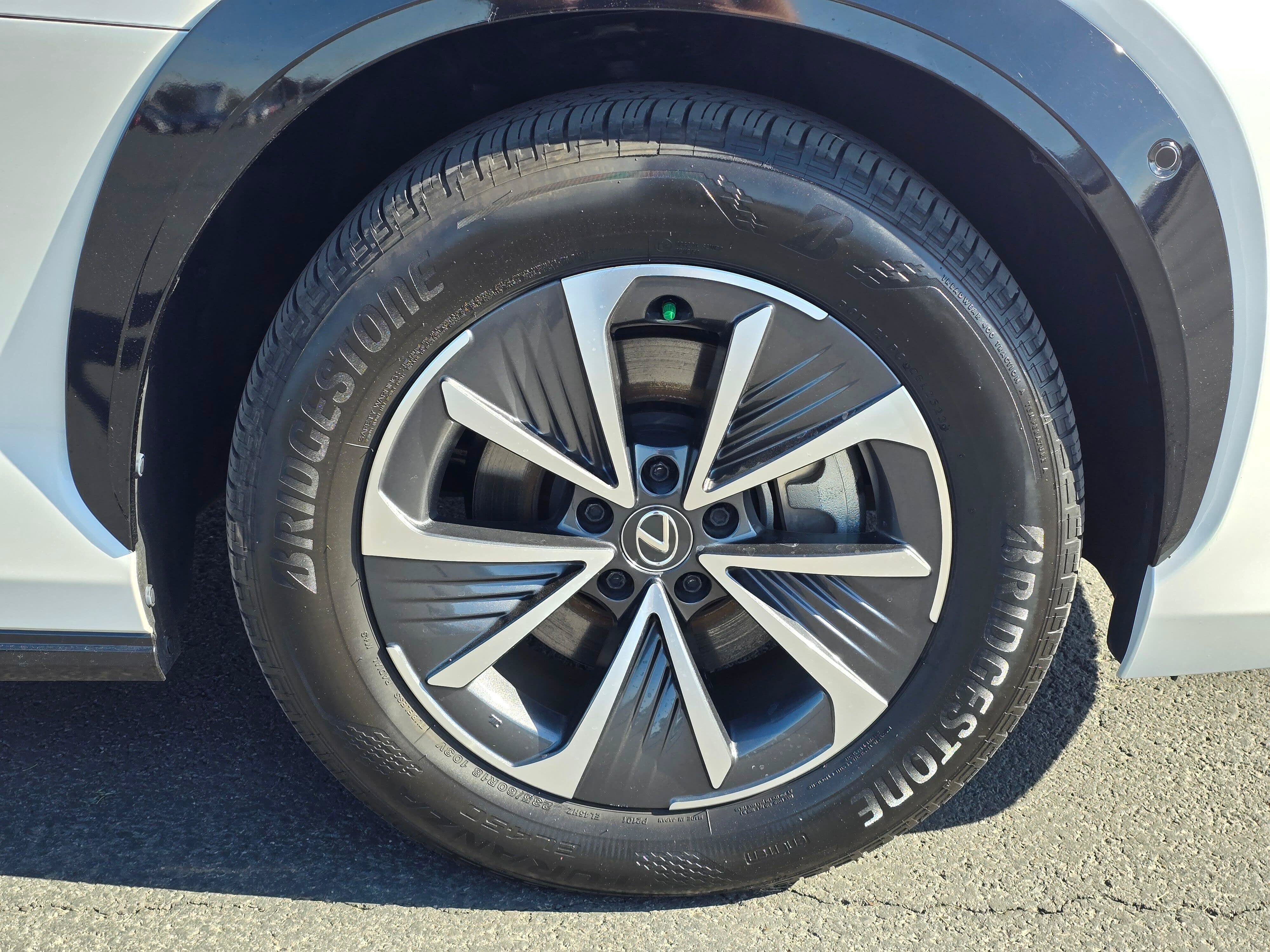 Used 2023 Lexus RZ 450e Premium w/ Technology Package AWD/4WD image 9
