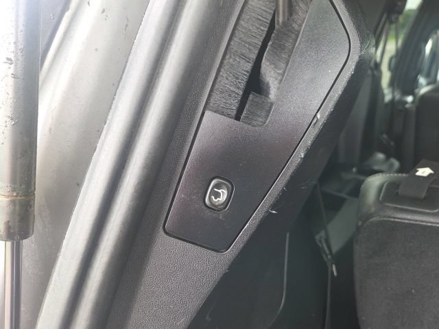 Used 2015 Chrysler Town & Country S FWD image 13