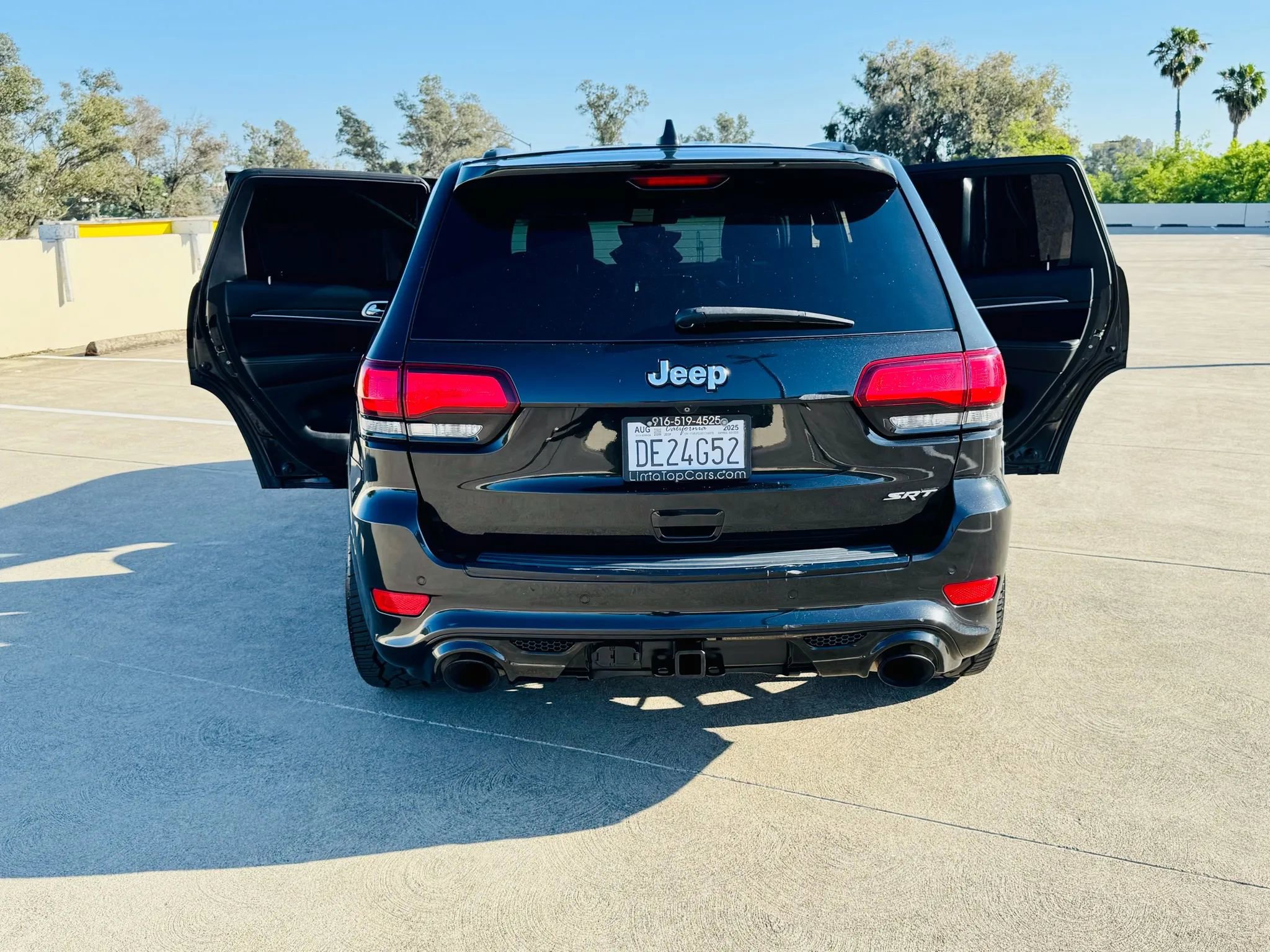 Used 2014 Jeep Grand Cherokee SRT8 w/ Luxury Group II image 67