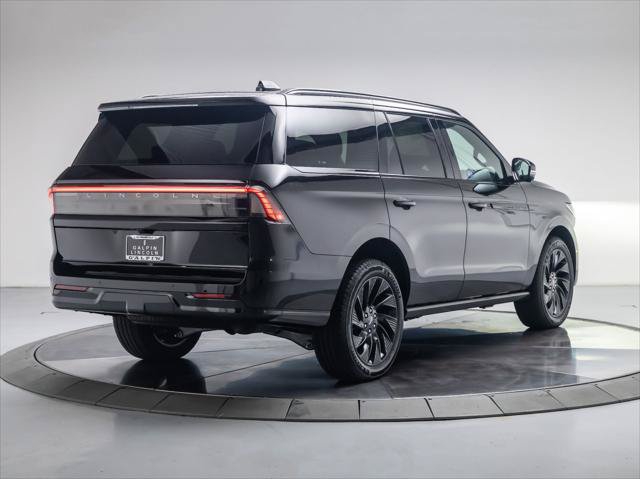 New 2026 Lincoln Navigator Reserve w/ Jet Appearance Package AWD/4WD image 5