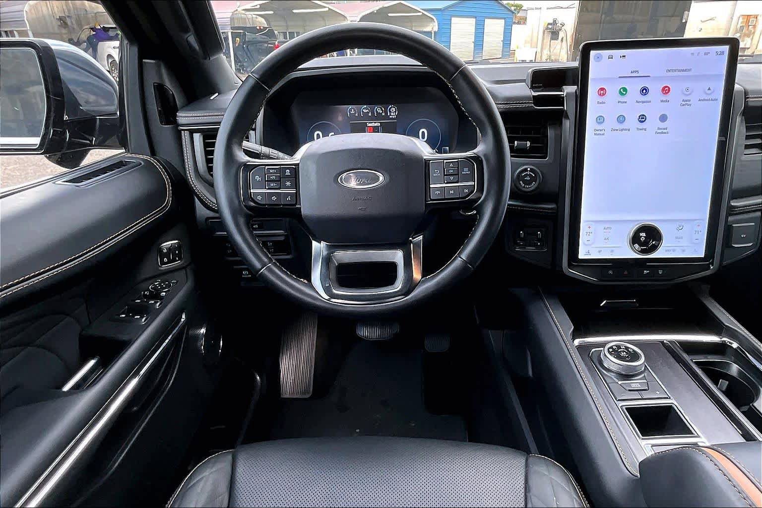 Used 2023 Ford Expedition Platinum image 6