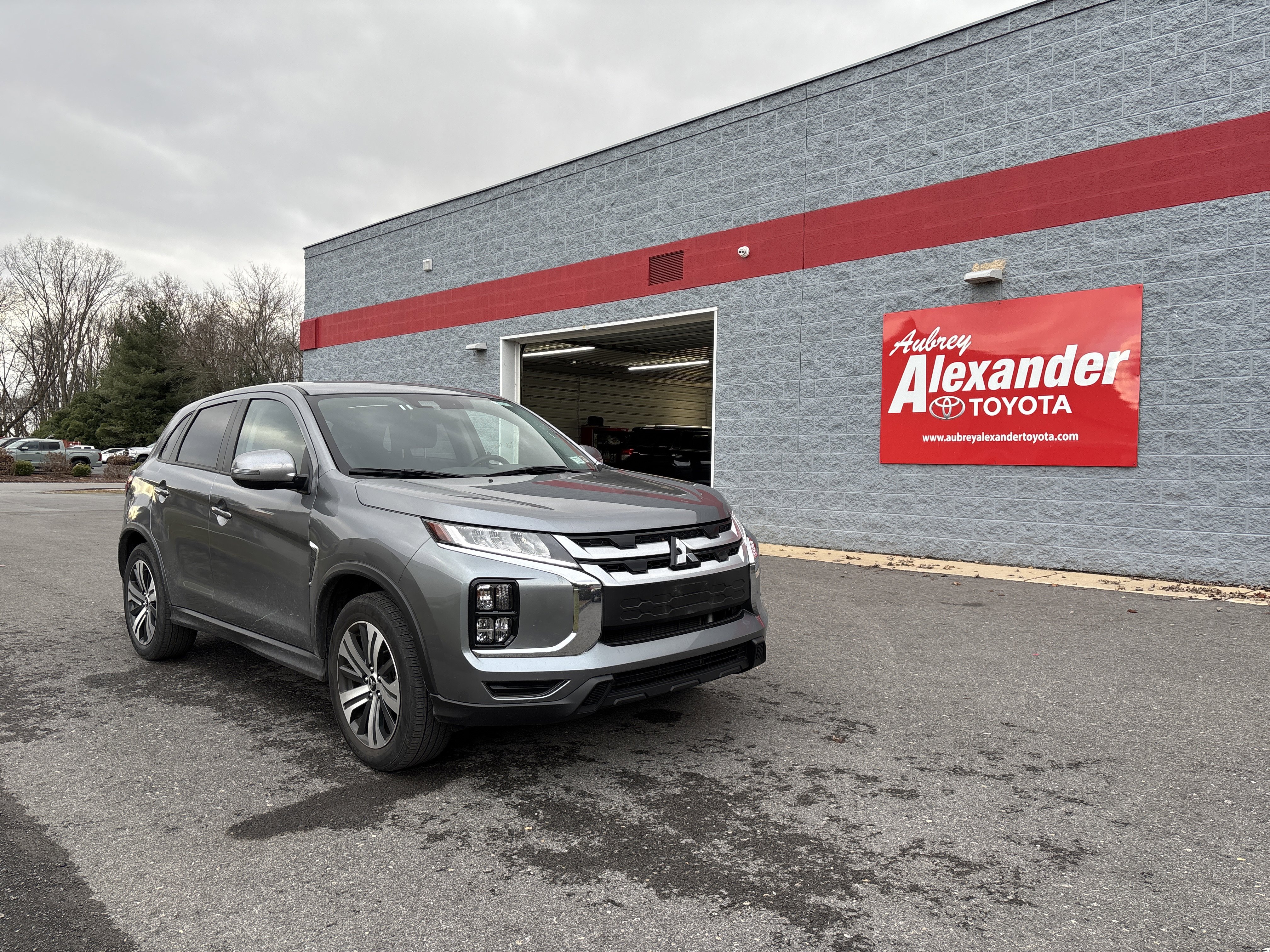 Used 2025 Mitsubishi Outlander Sport SE video 1