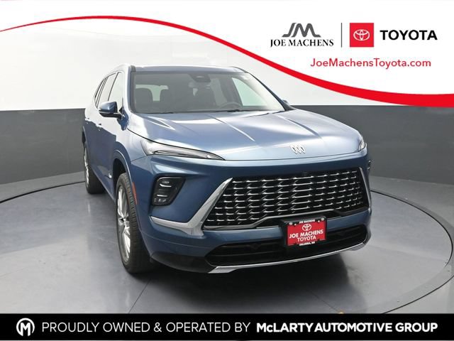 Used 2025 Buick Enclave Avenir AWD/4WD image 1