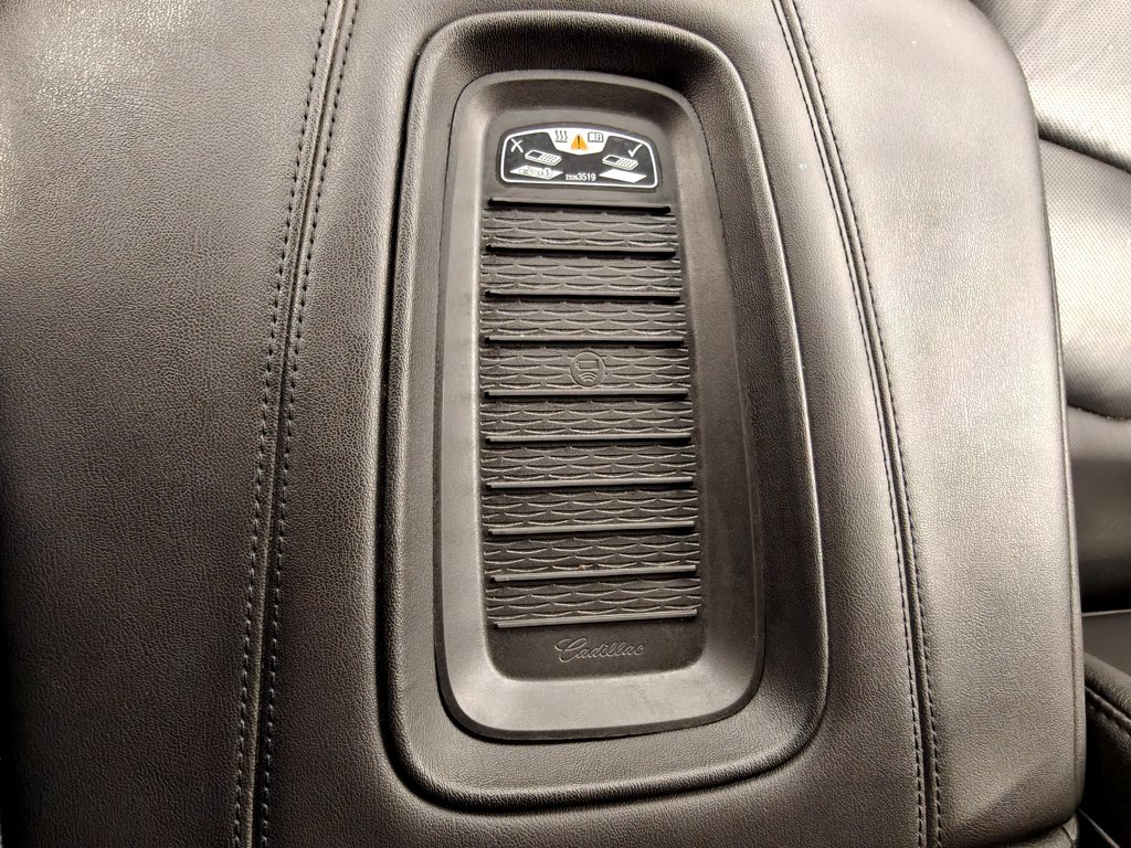 Used 2019 Cadillac Escalade Luxury AWD/4WD image 12
