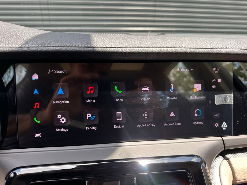 Used 2025 Porsche Panamera image 25