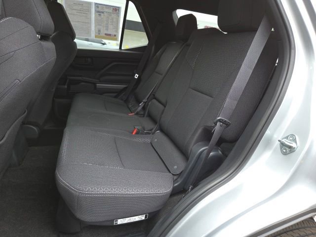 Used 2025 Toyota 4Runner SR5 AWD/4WD image 10