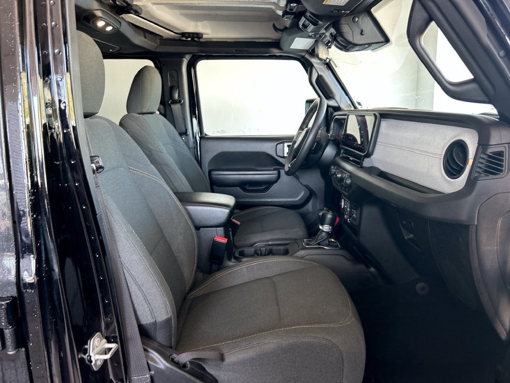 Used 2024 Jeep Wrangler Unlimited Sport AWD/4WD image 25