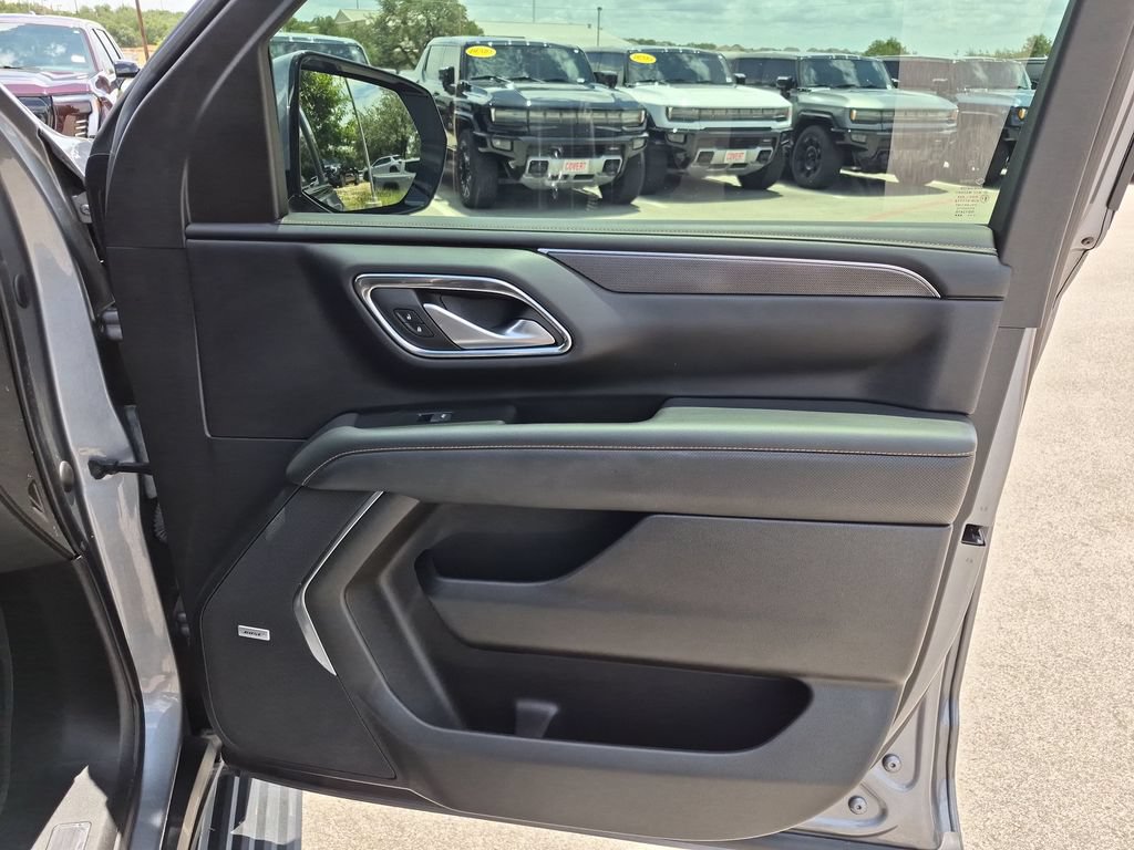 Used 2022 GMC Yukon AT4 w/ Technology Package AWD/4WD image 40