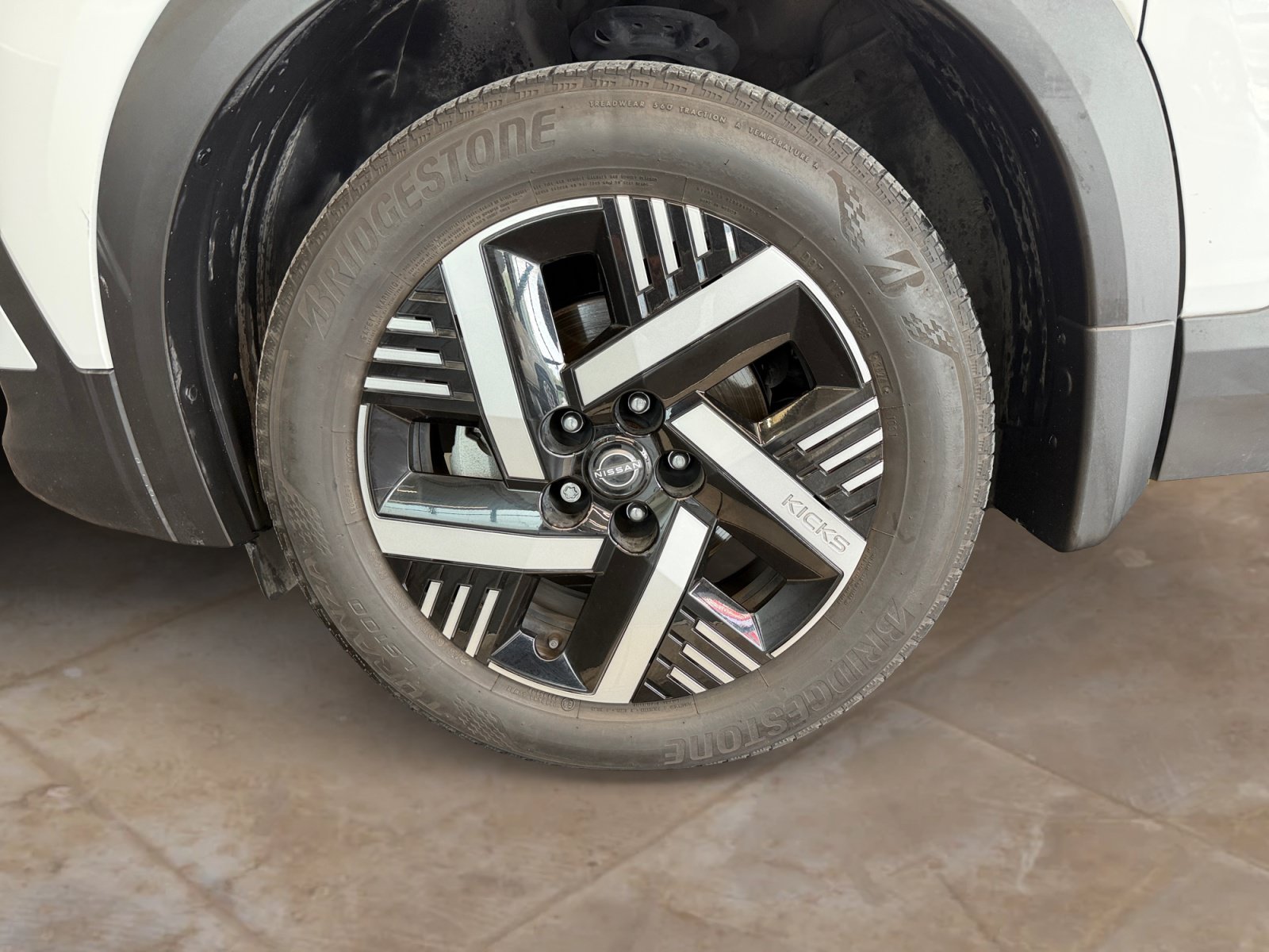 Used 2025 Nissan Kicks SV FWD image 27