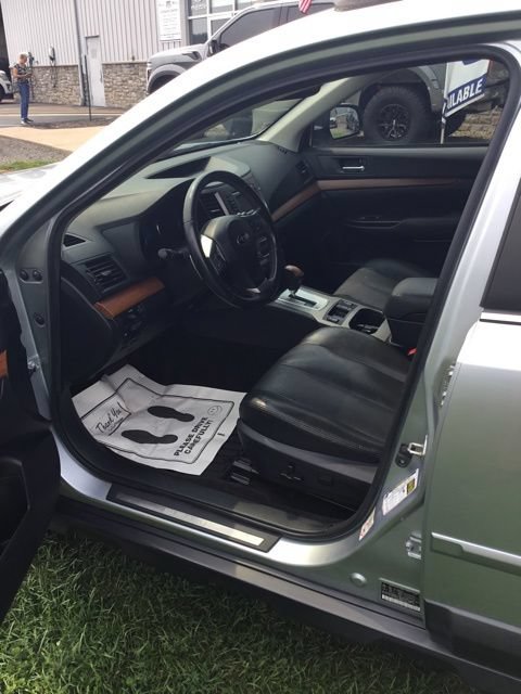 Used 2014 Subaru Outback 2.5i Limited w/ Moonroof Package AWD/4WD image 10