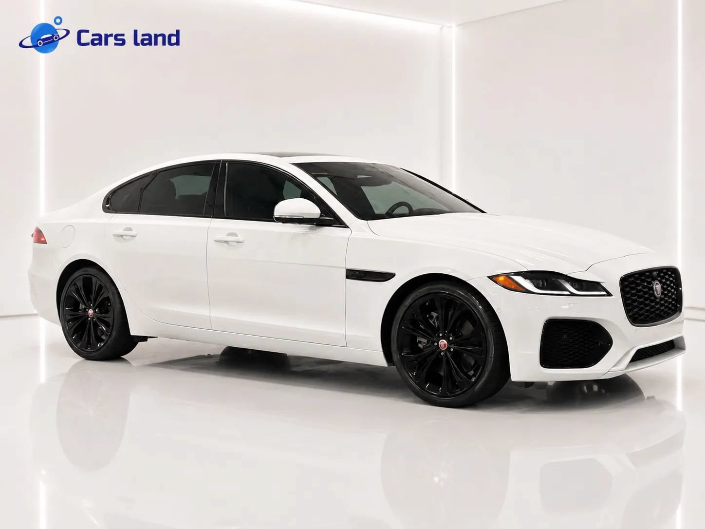 Used 2021 Jaguar XF SE RWD image 3