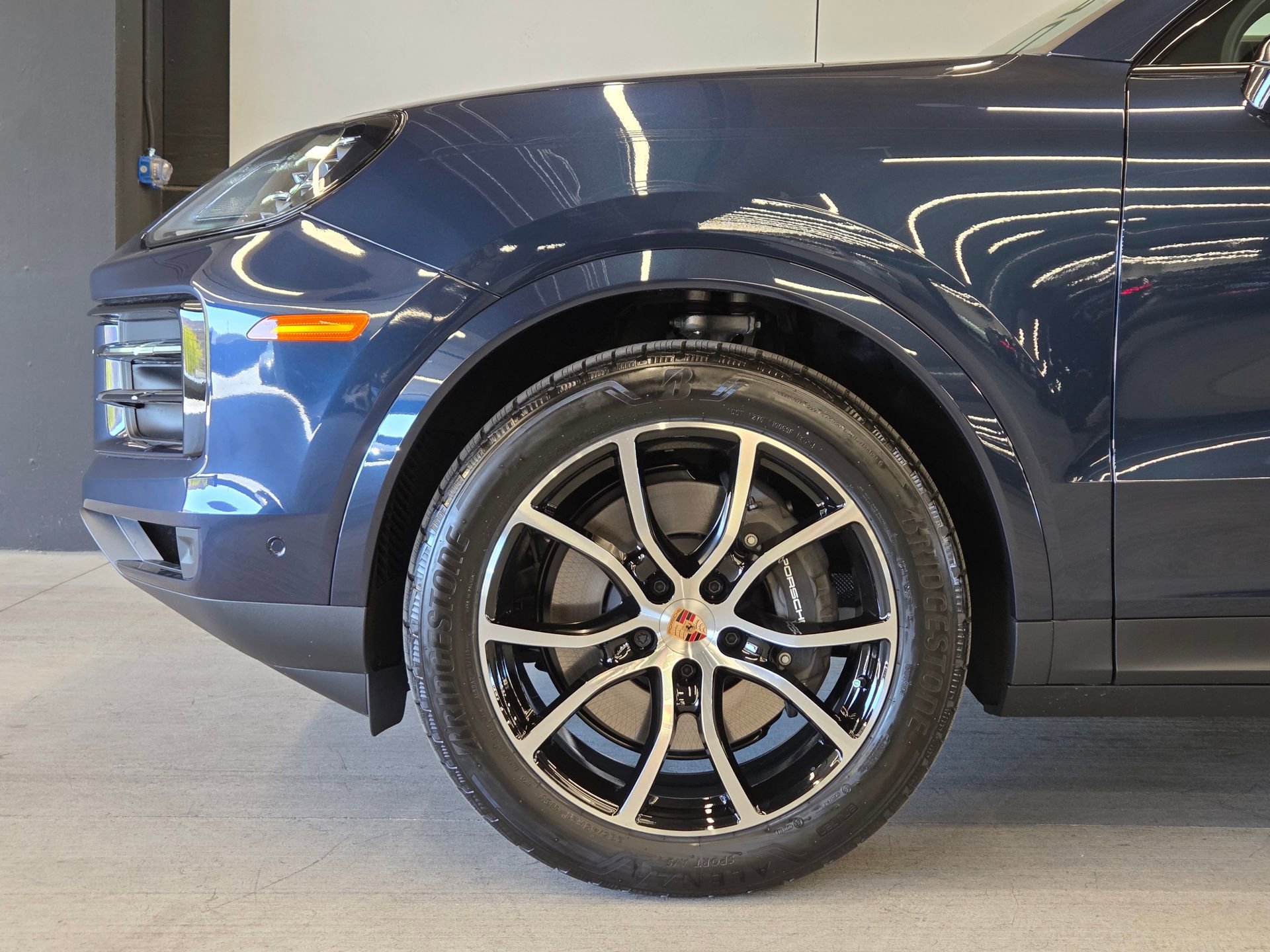 New 2026 Porsche Cayenne Coupe AWD/4WD image 9