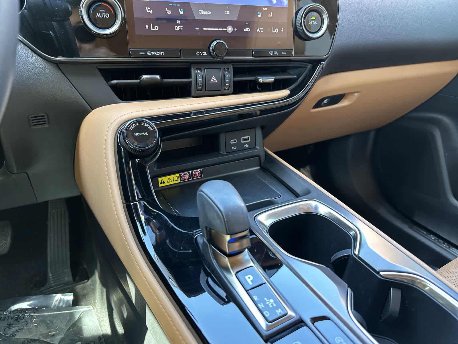 Used 2025 Lexus NX 250 FWD w/ Towing Package (2000 Lbs) image 23