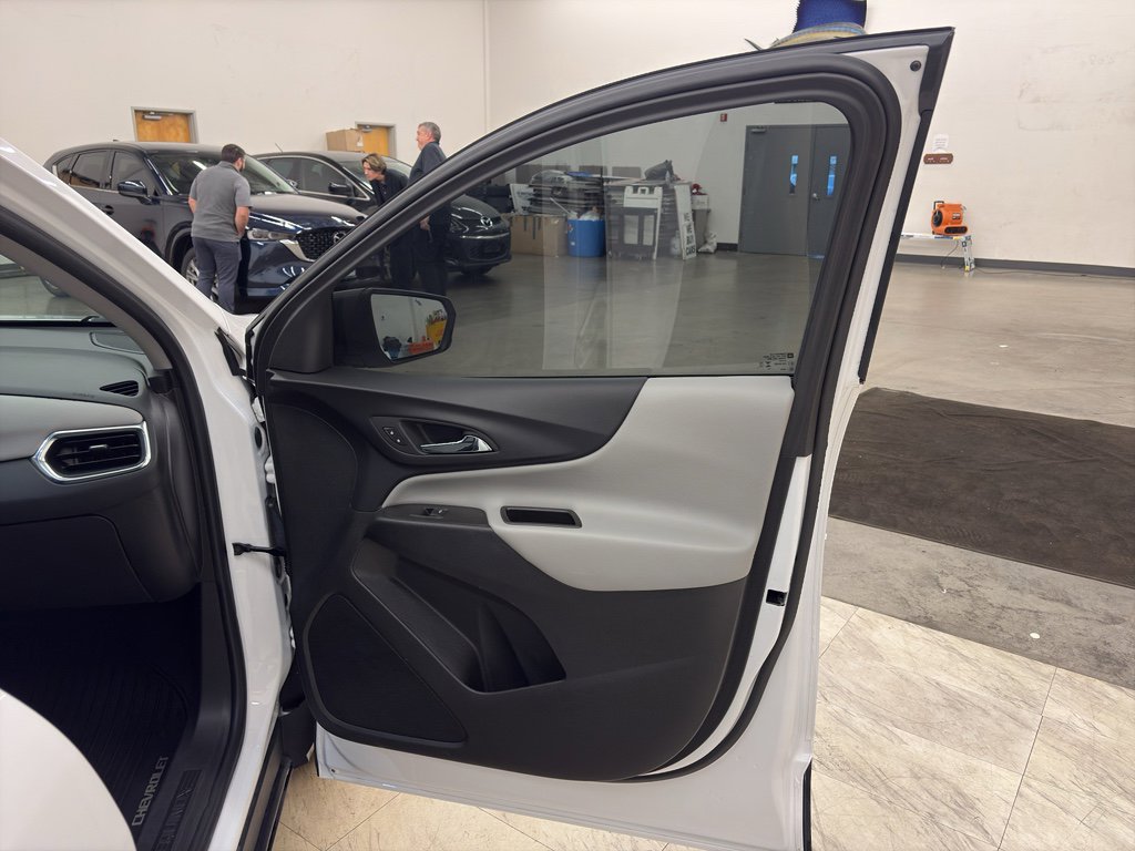 Used 2023 Chevrolet Equinox LS image 18