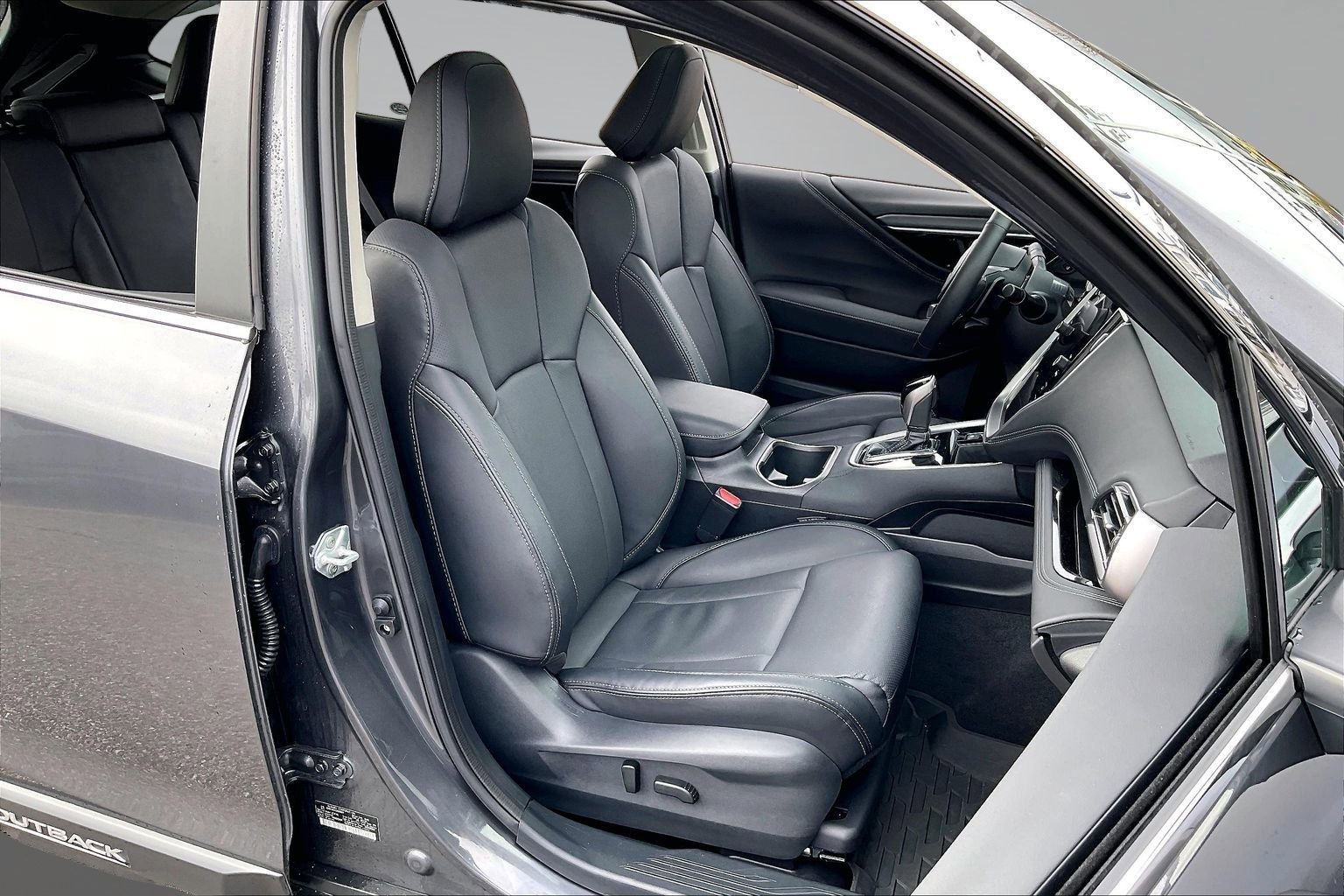 Certified 2025 Subaru Outback Limited AWD/4WD image 7