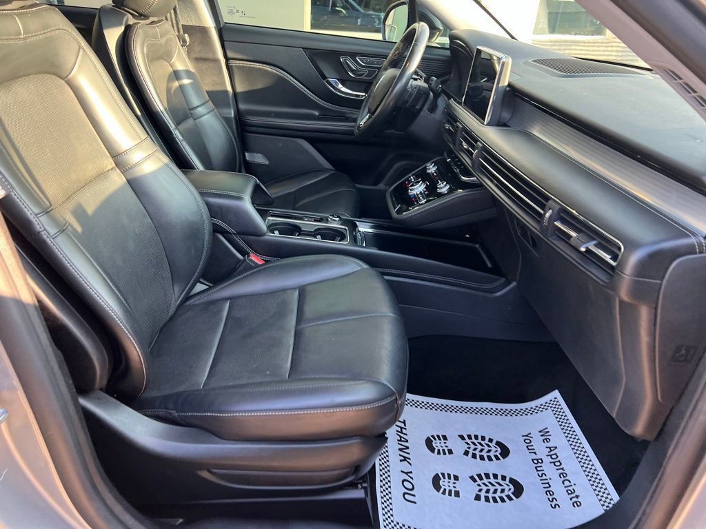 Used 2022 Lincoln Corsair AWD w/ Premium Package image 11
