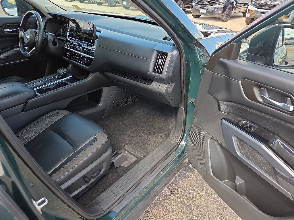 Used 2022 Nissan Pathfinder SL w/ SL Premium Package FWD image 12