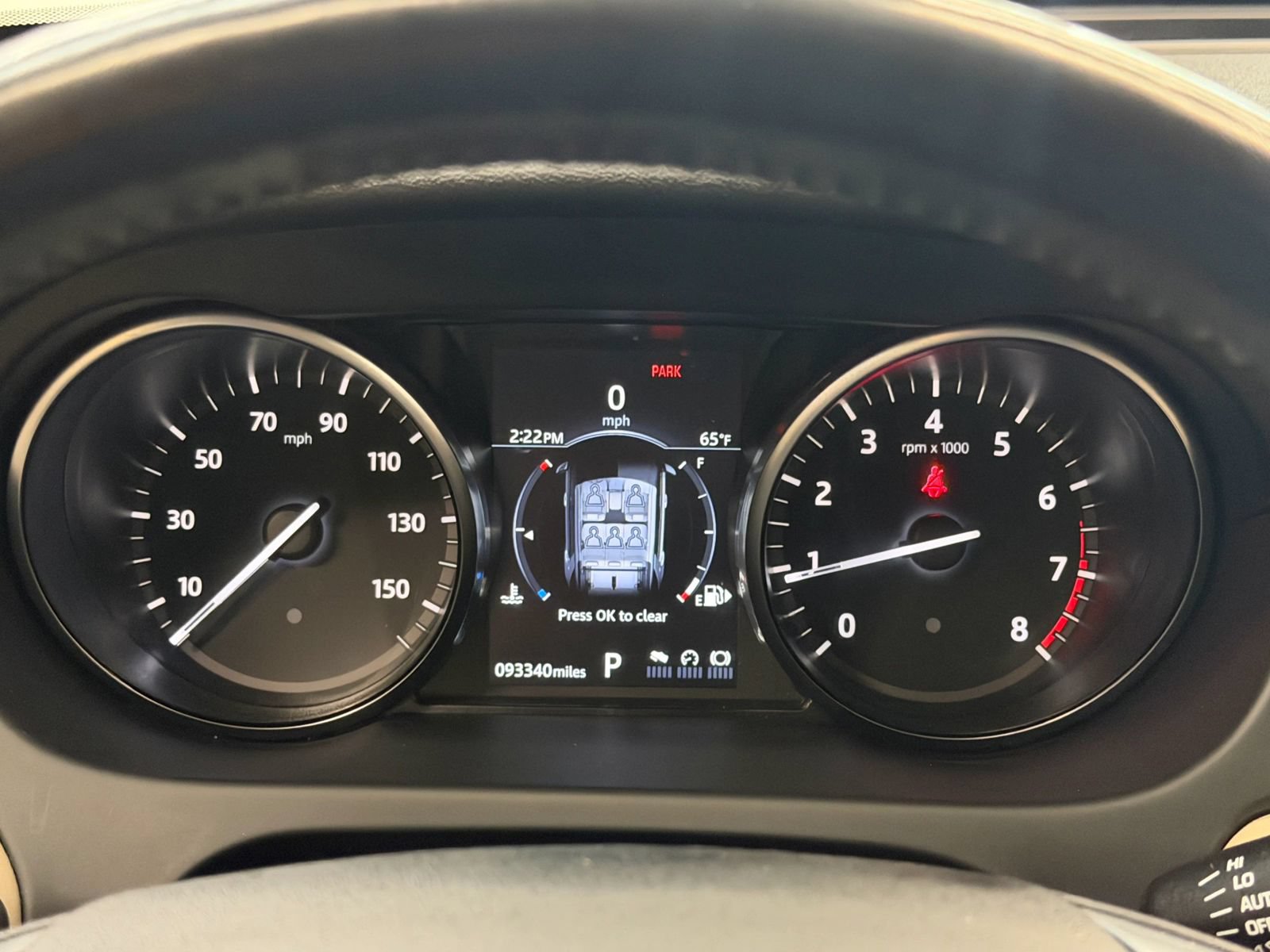 Used 2018 Land Rover Discovery Sport HSE AWD/4WD image 28