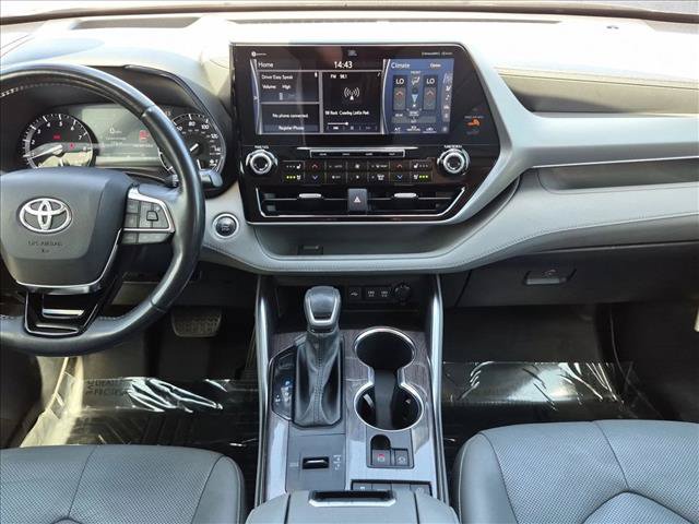 Used 2021 Toyota Highlander Platinum FWD image 20