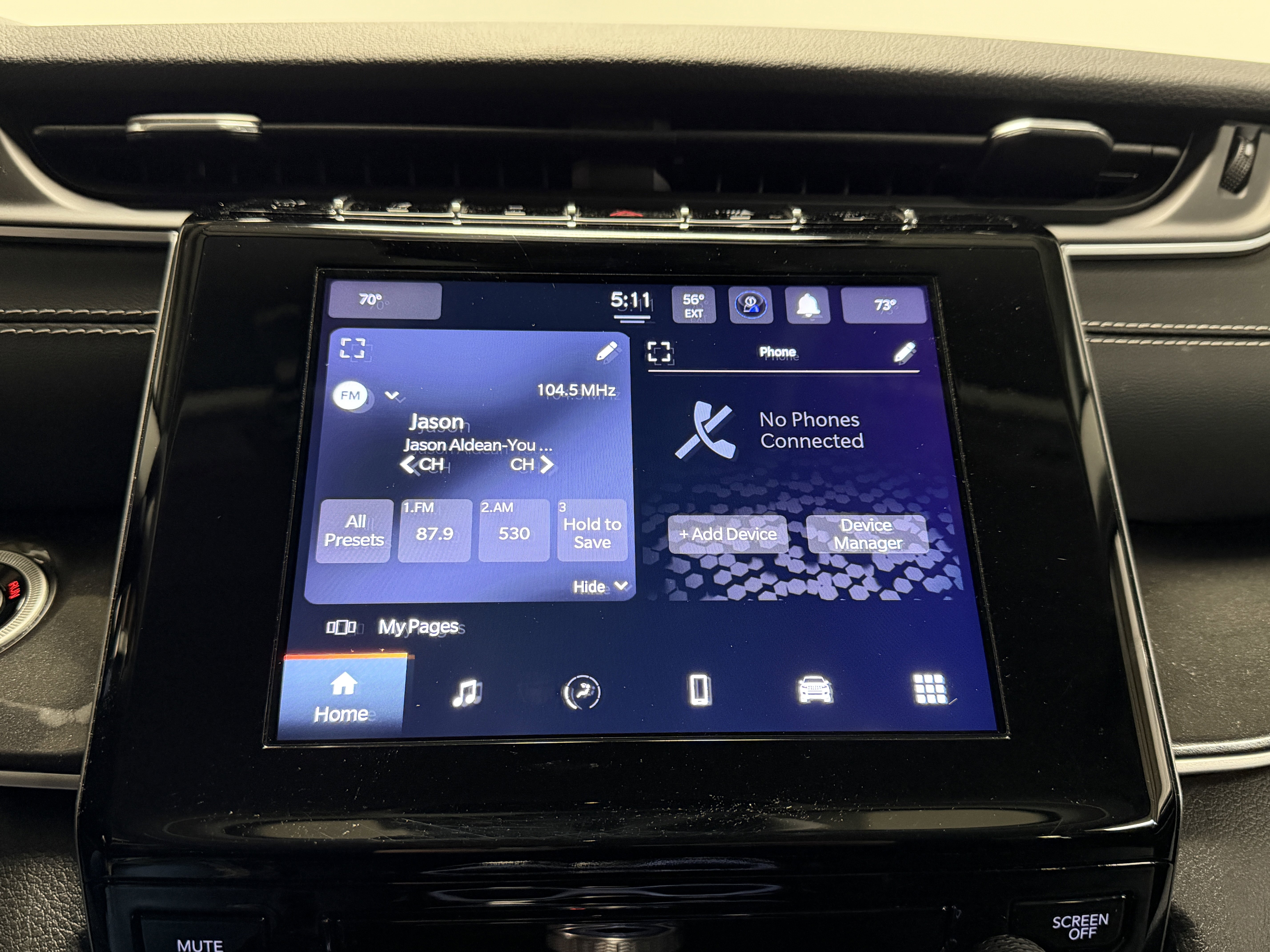 Used 2023 Jeep Grand Cherokee Laredo image 9