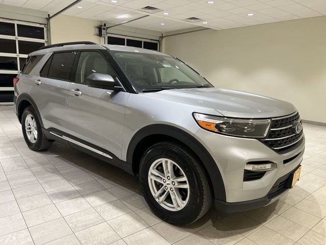 Certified 2023 Ford Explorer XLT w/ Equipment Group 202A image 7