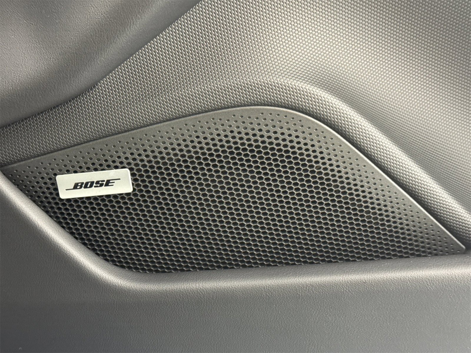 Used 2025 Porsche Taycan image 19