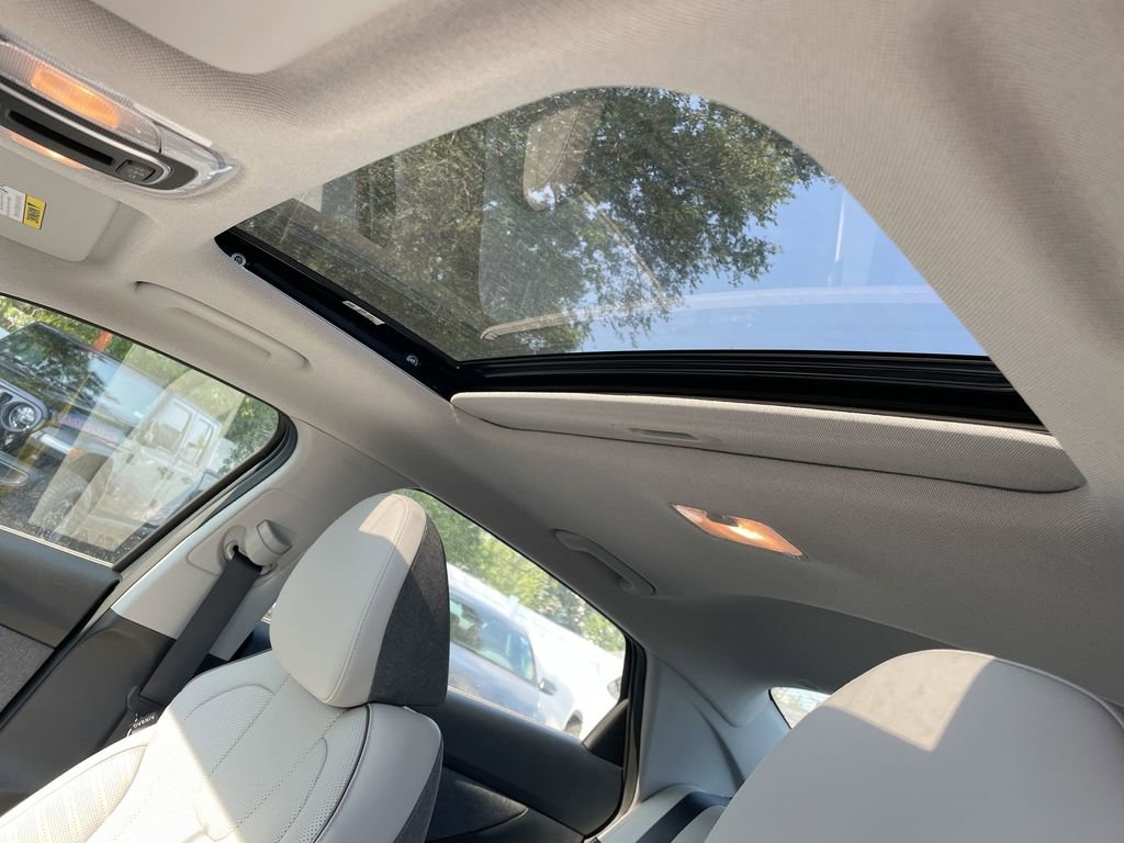 New 2025 Hyundai Elantra Limited image 47