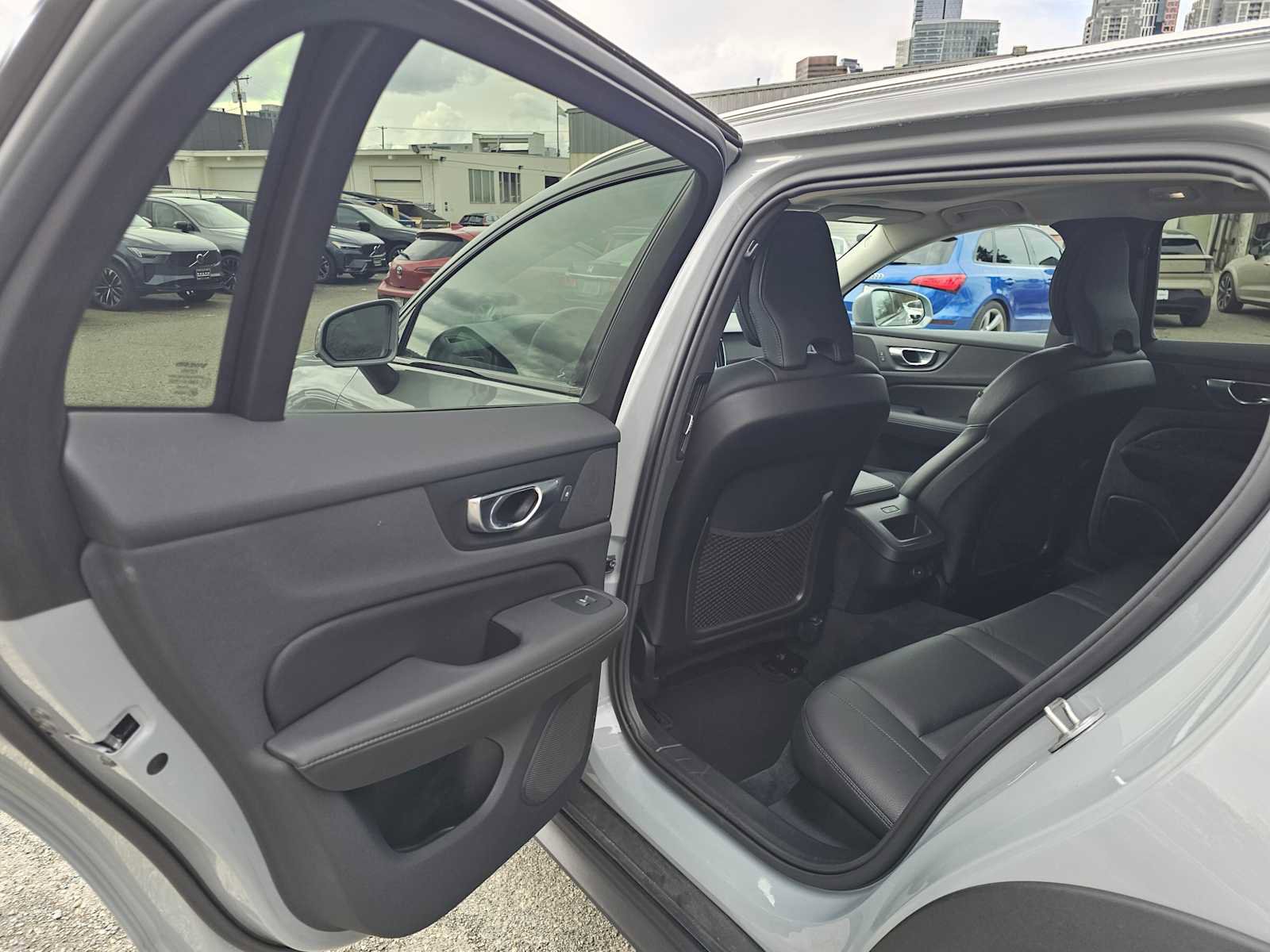 Certified 2025 Volvo V60 B5 Cross Country Plus image 18