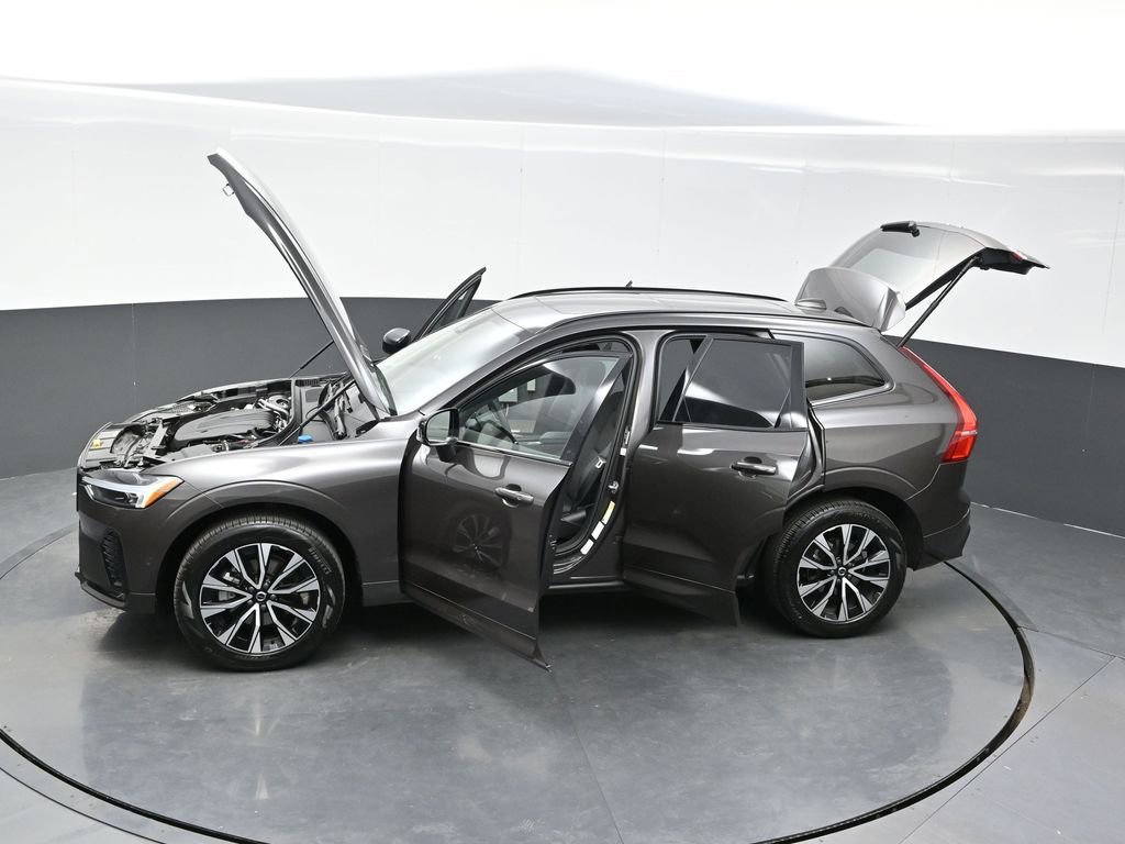 Used 2025 Volvo XC60 B5 Plus w/ Climate Package AWD/4WD image 41