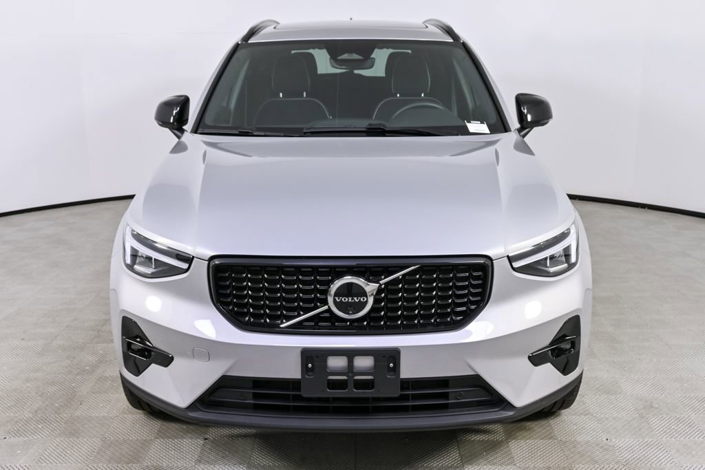Certified 2025 Volvo XC40 B5 Plus image 36