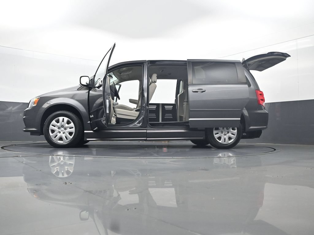 Used 2016 Dodge Grand Caravan SE w/ Quick Order Package 29E SE FWD image 36