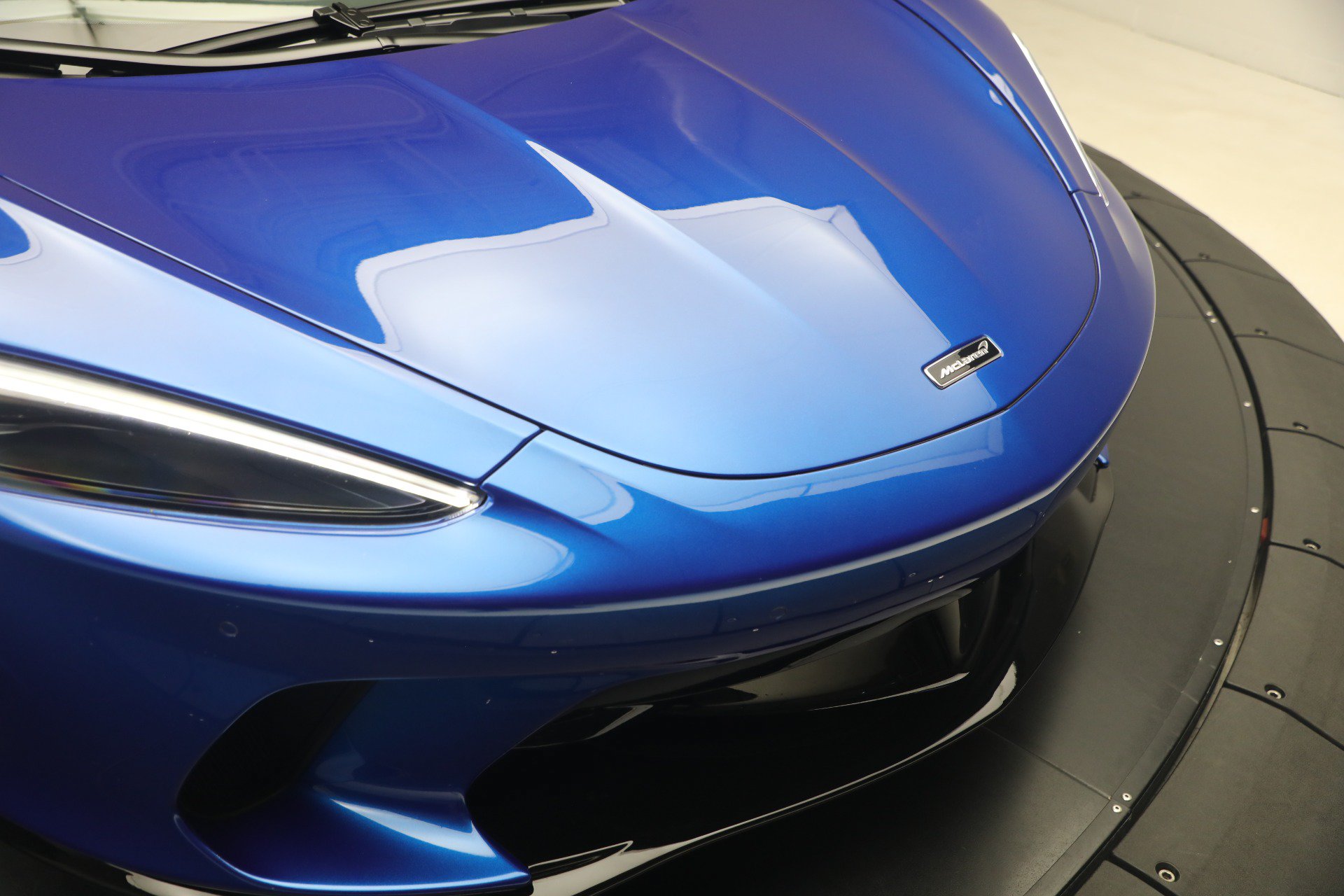 Used 2023 McLaren GT RWD image 32