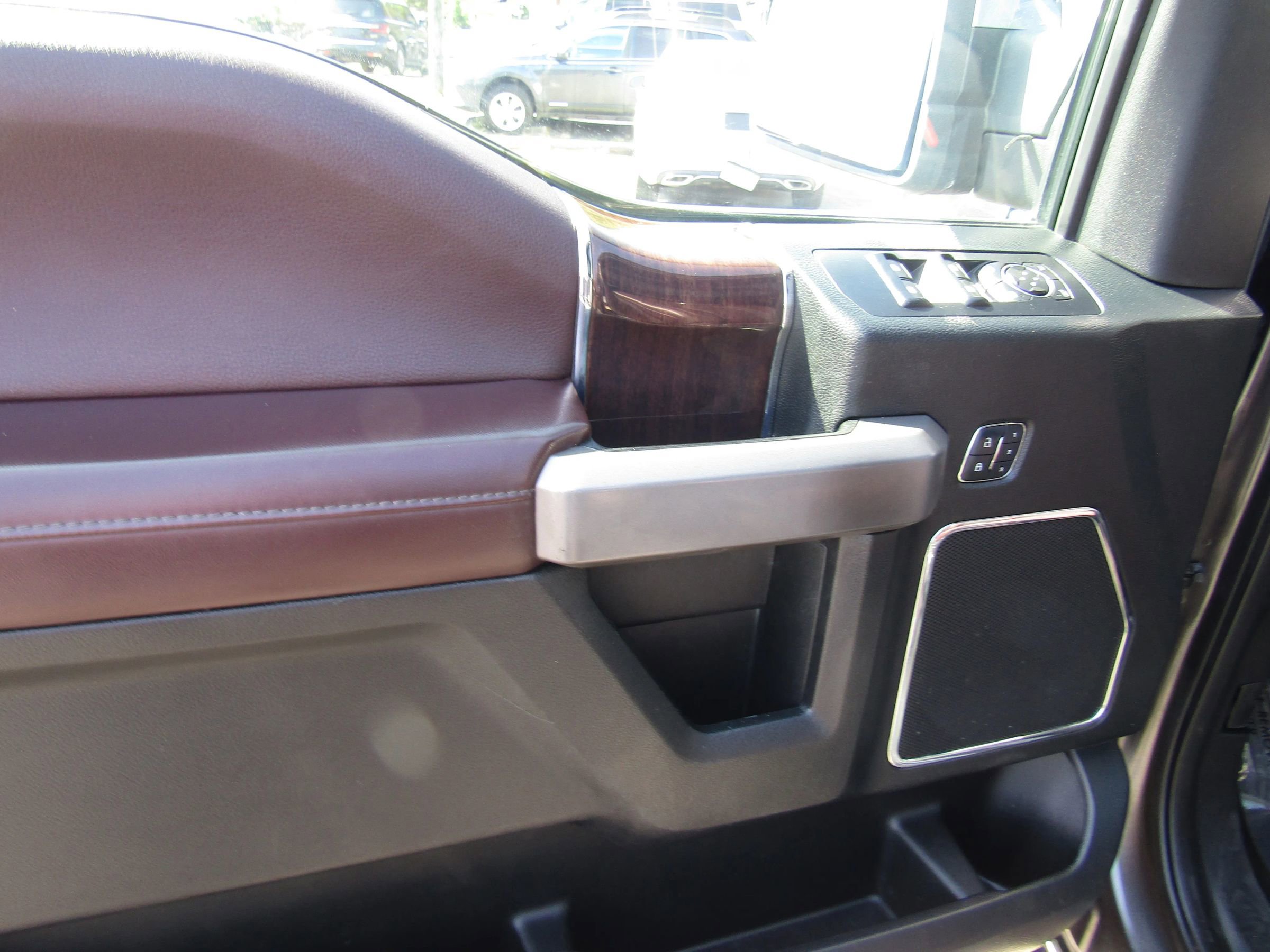 Used 2015 Ford F150 Platinum w/ Technology Package image 16