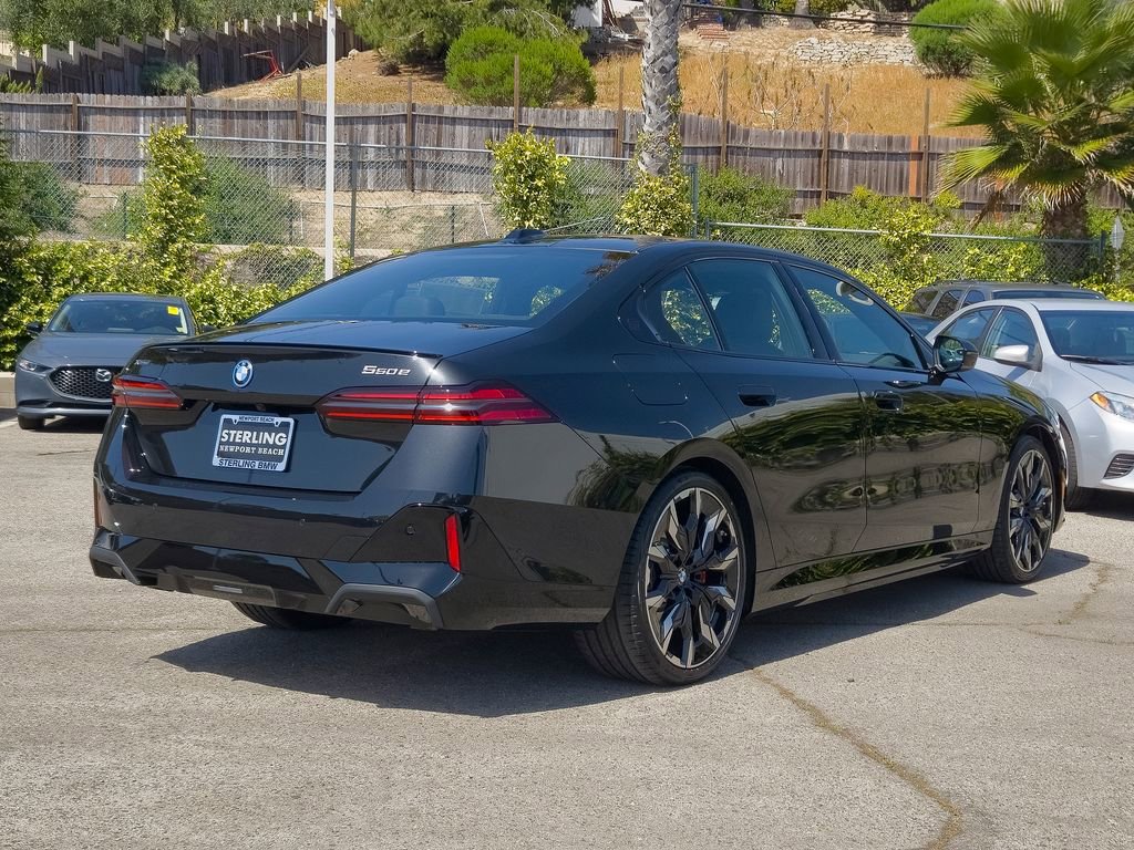 New 2026 BMW 550e xDrive w/ Premium Package AWD/4WD image 18