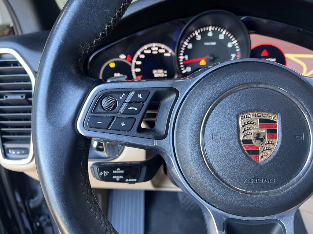 Used 2020 Porsche Cayenne image 25
