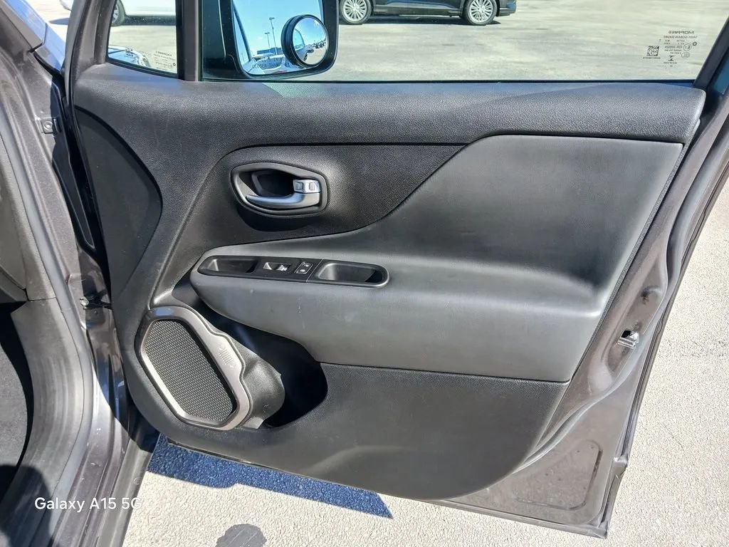 Used 2020 Jeep Renegade Limited w/ LED Lighting Group image 16