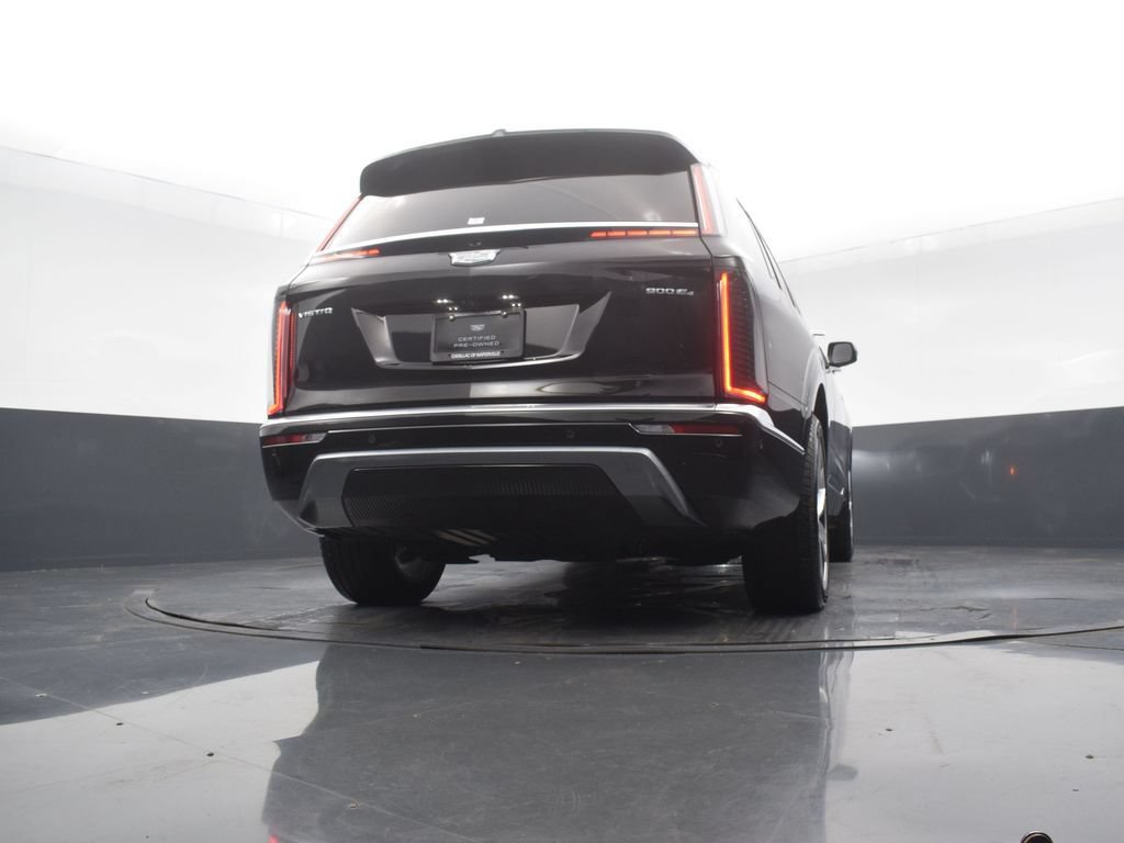 Certified 2026 Cadillac Vistiq Luxury w/ LPO, Floor Liner Package AWD/4WD image 51