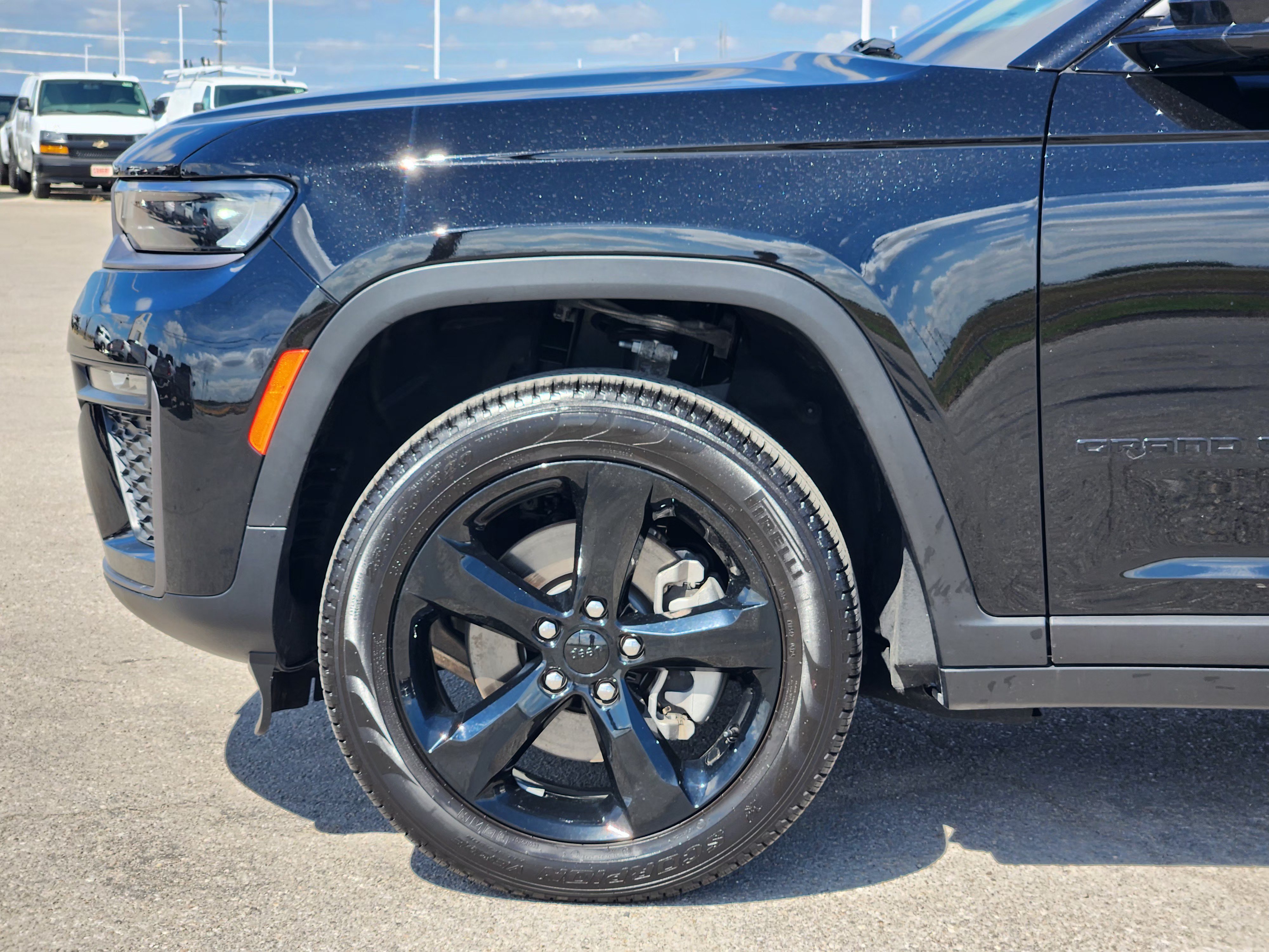 Used 2026 Jeep Grand Cherokee L Limited w/ Limited Altitude Package AWD/4WD image 9