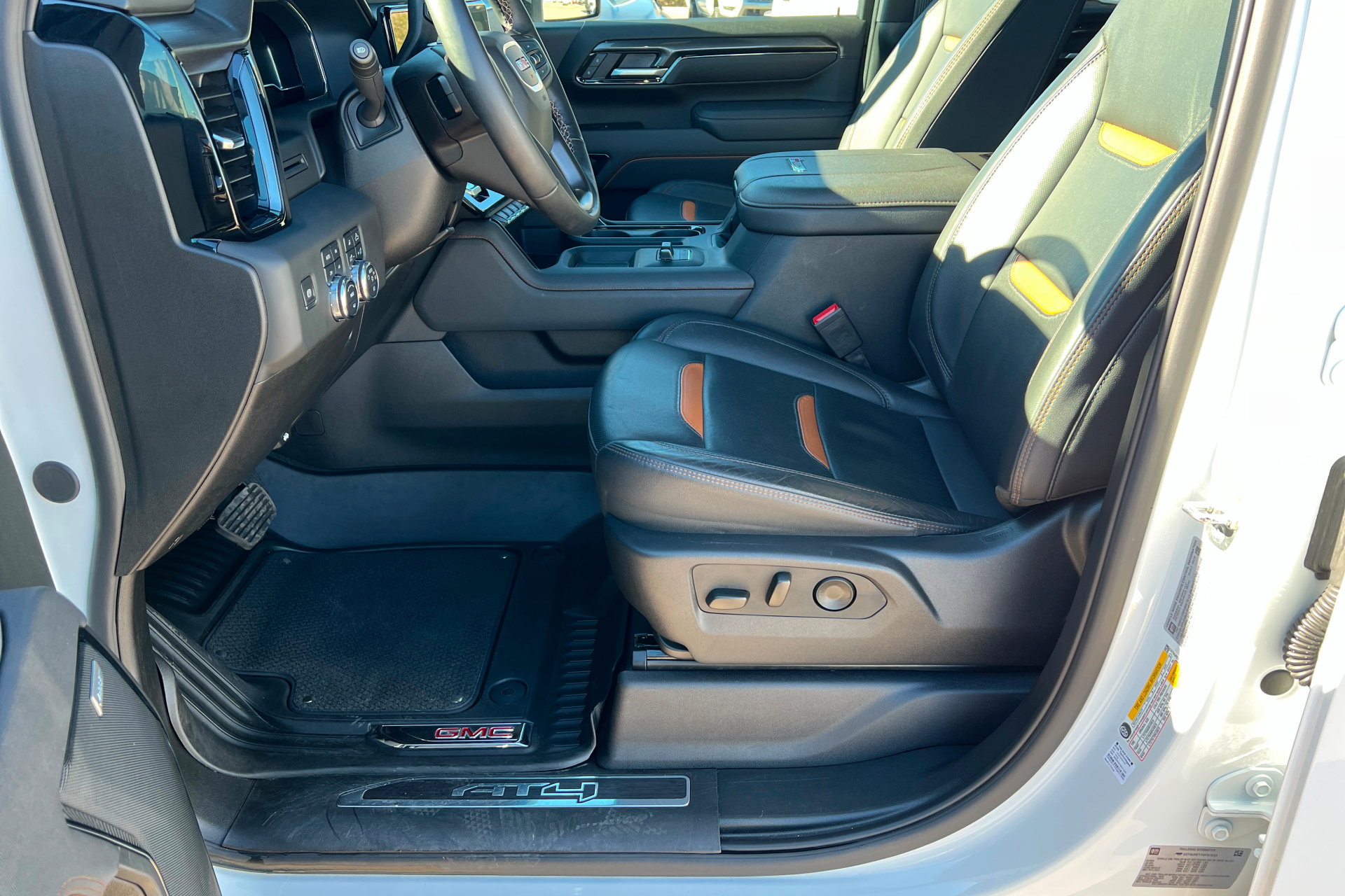 Certified 2025 GMC Sierra 2500 AT4 image 18