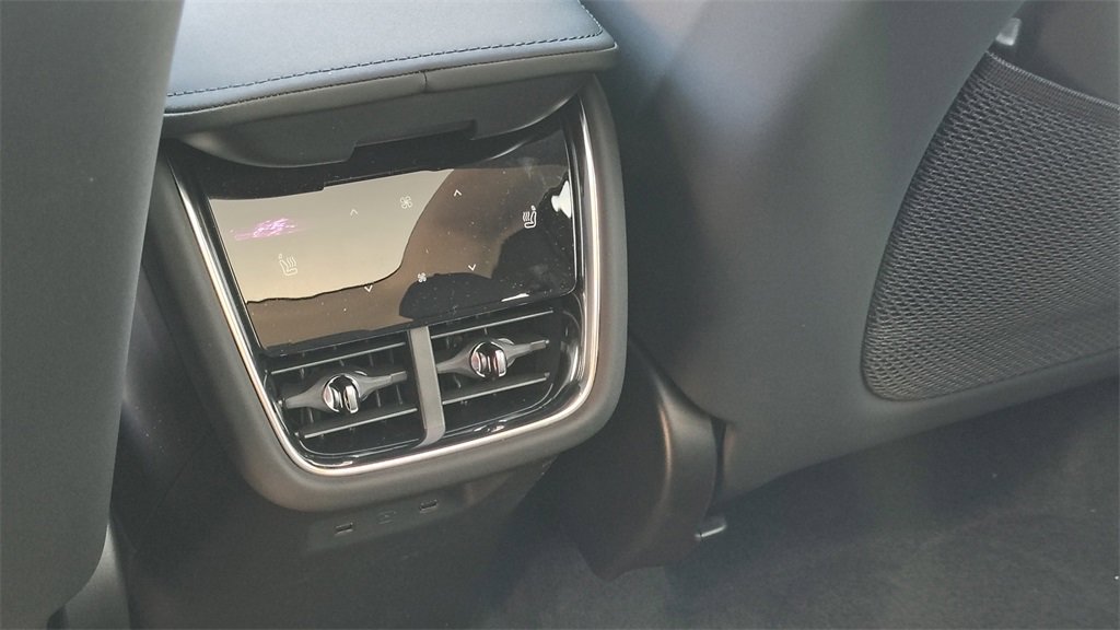 New 2025 Volvo EX90 Ultra image 30