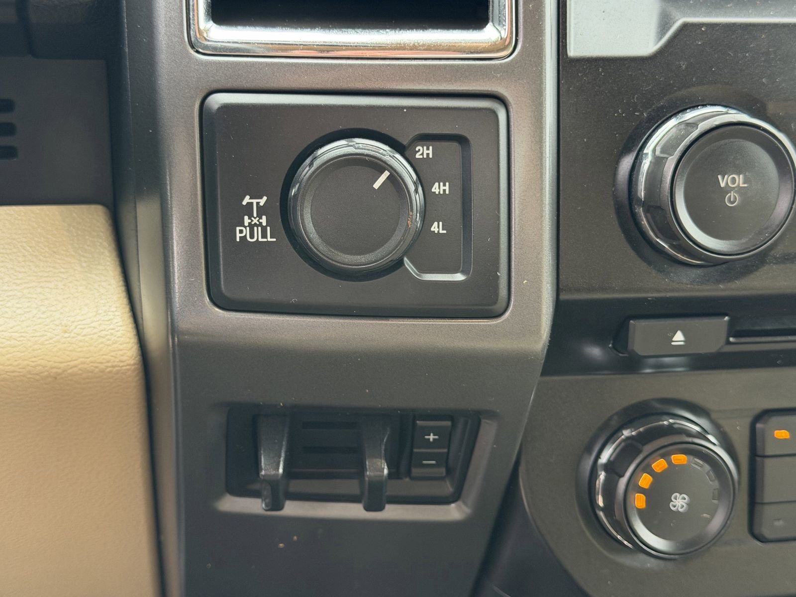 Used 2017 Ford F250 XLT w/ XLT Value Package image 21