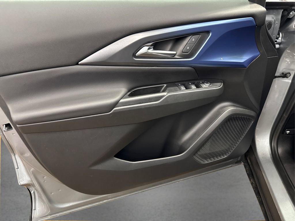 Used 2025 Chevrolet Equinox EV LT image 24