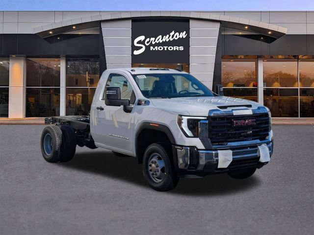 New 2026 GMC Sierra 3500 Pro w/ Snow Plow Prep Package AWD/4WD image 7