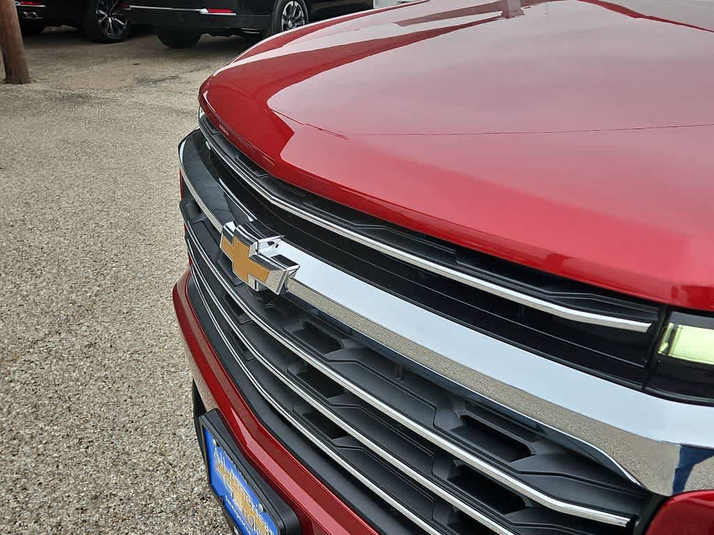Used 2026 Chevrolet Traverse LT w/ Driver Confidence Package FWD image 13