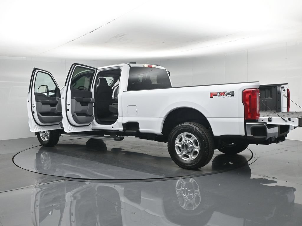 New 2026 Ford F350 XLT w/ FX4 Off-Road Package AWD/4WD image 35