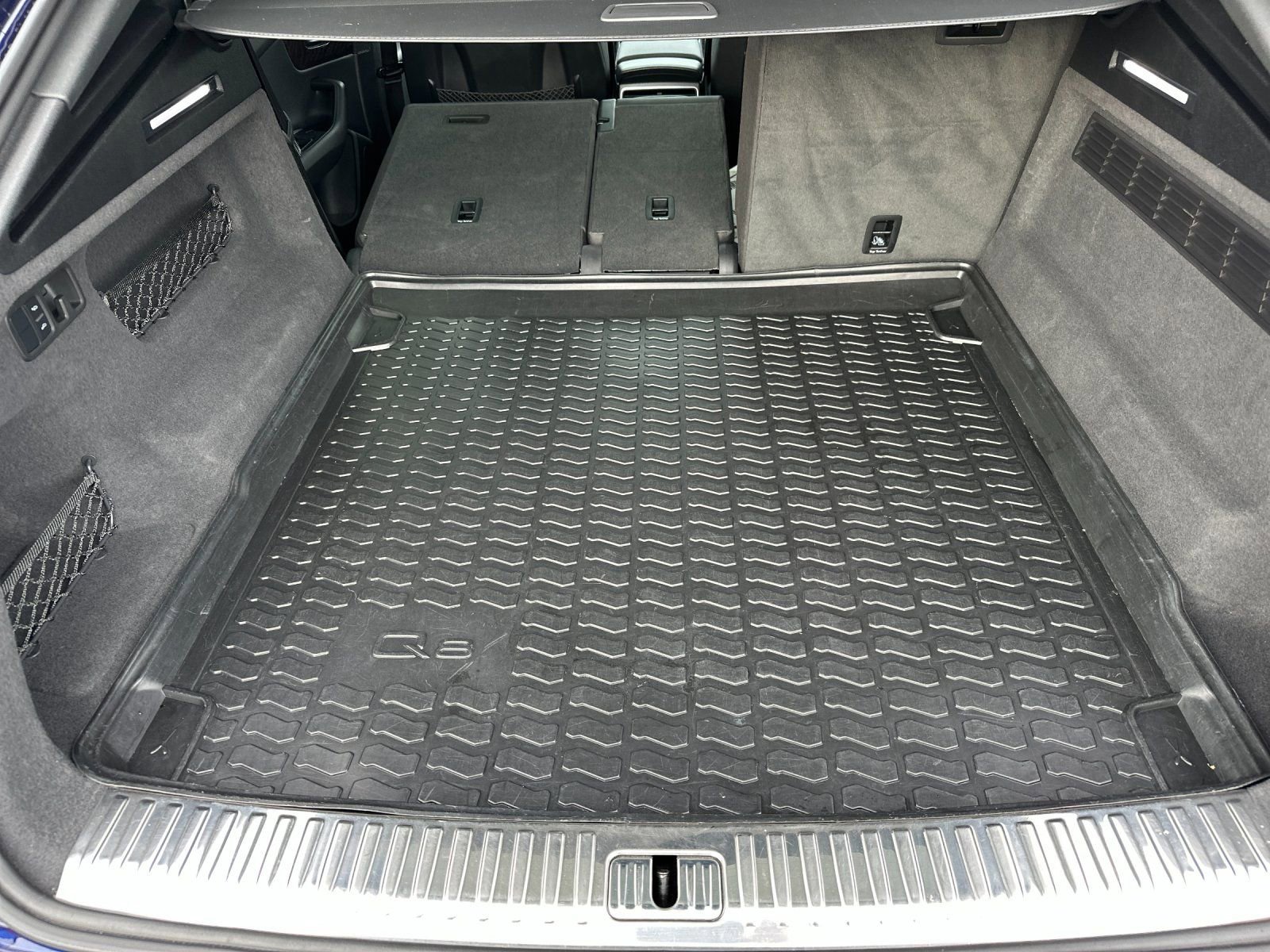 Used 2019 Audi Q8 Premium Plus w/ Premium Plus image 17