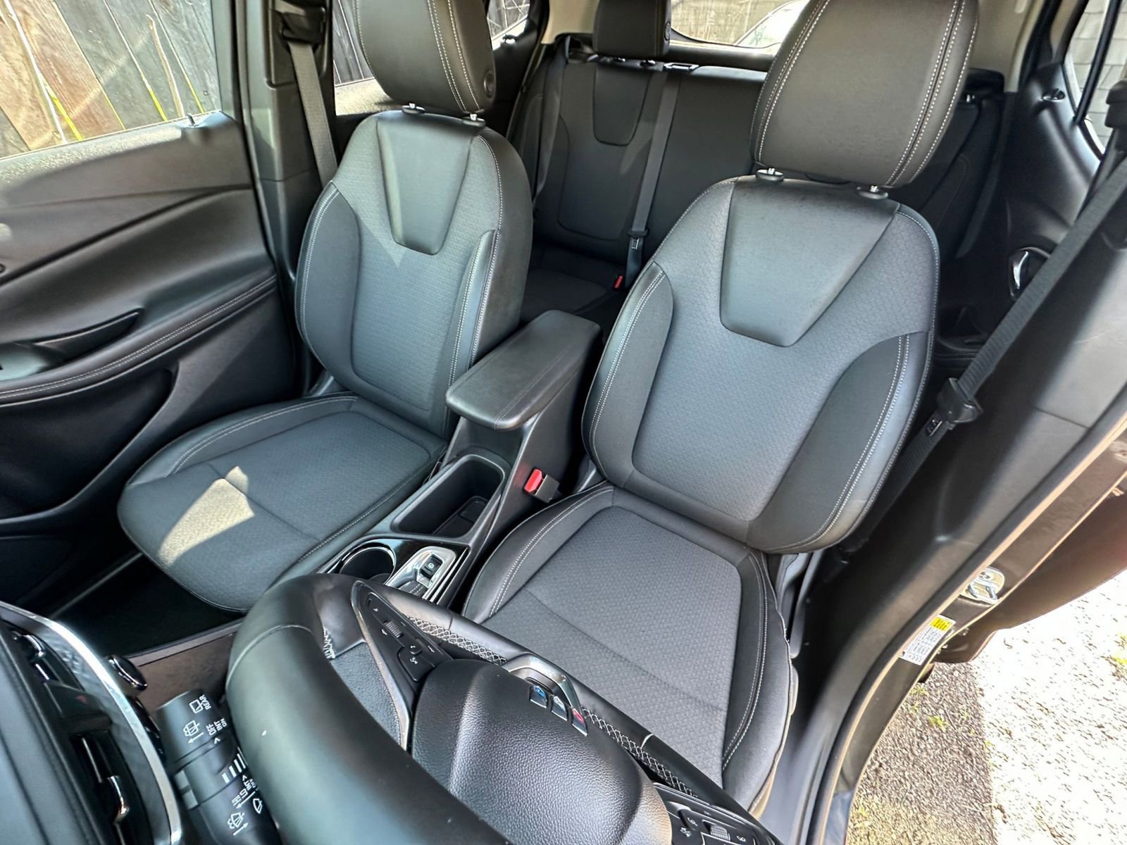 Used 2025 Buick Encore GX Preferred image 35