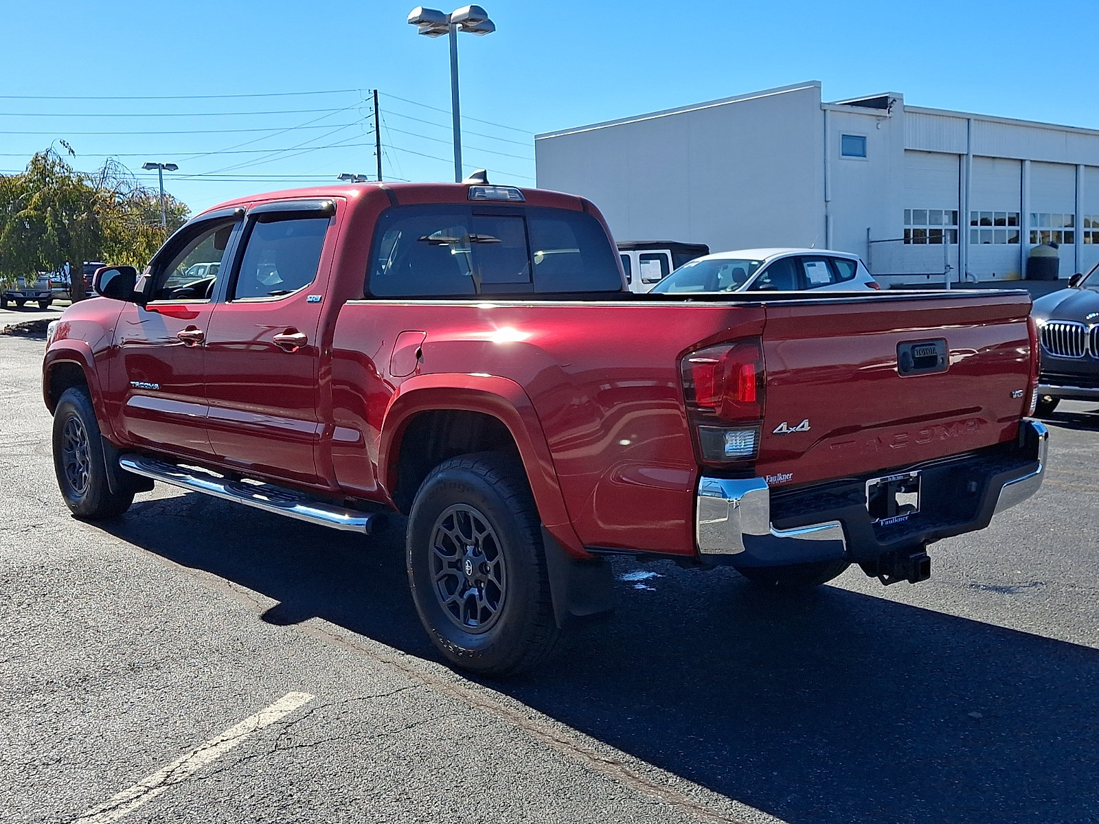 Used 2018 Toyota Tacoma SR5 AWD/4WD image 4