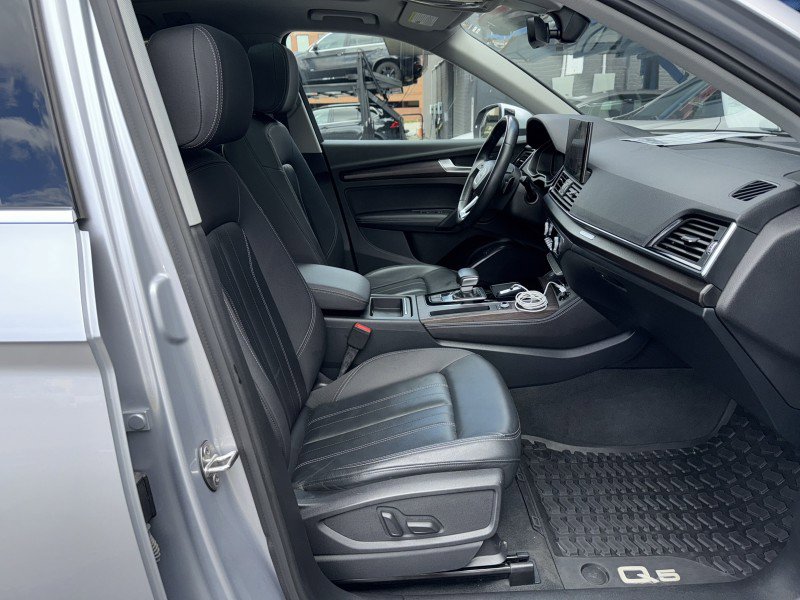 Used 2022 Audi Q5 2.0T Premium Plus w/ Premium Plus Package image 29